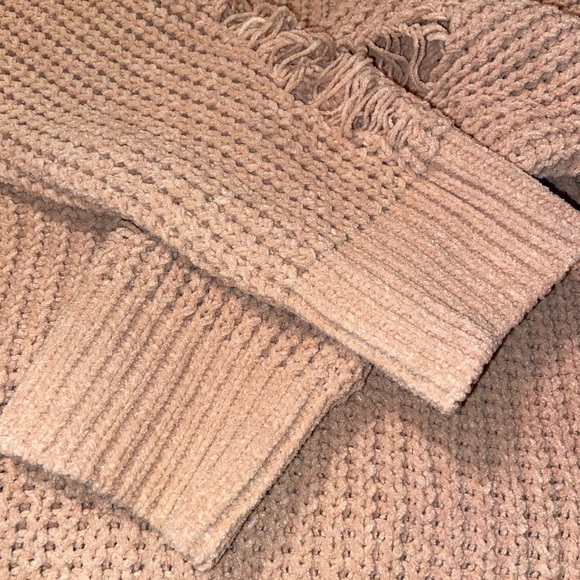 🆕POL DISTRESSED SWEATER🆕 - Picture 9 of 11